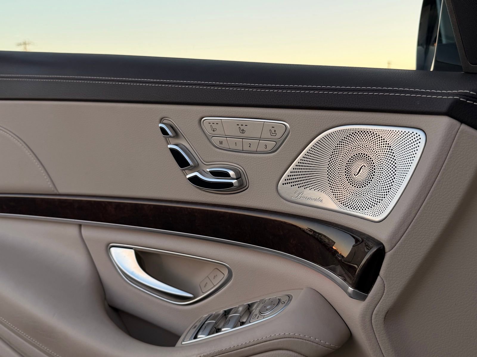 Used 2018 Mercedes-Benz S 560 4MATIC Sedan image 37