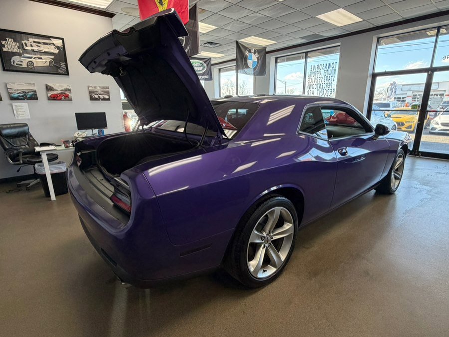 Used 2018 Dodge Challenger SXT w/ Super Sport Group (SS/T) RWD image 21