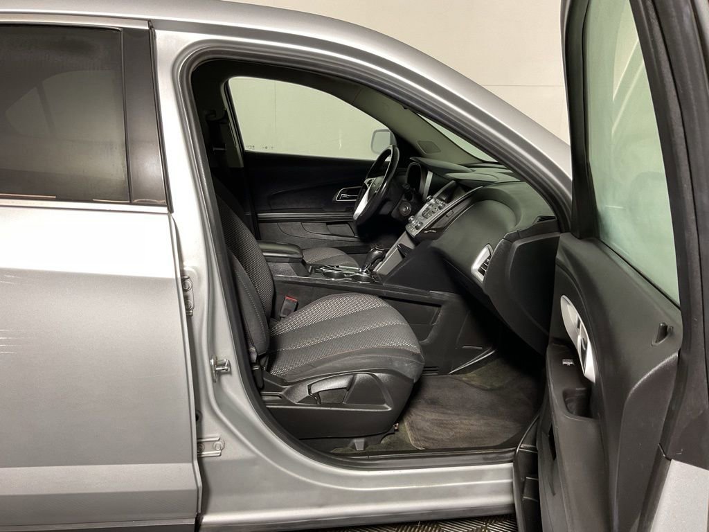 Used 2016 Chevrolet Equinox LT w/ Convenience Package image 34