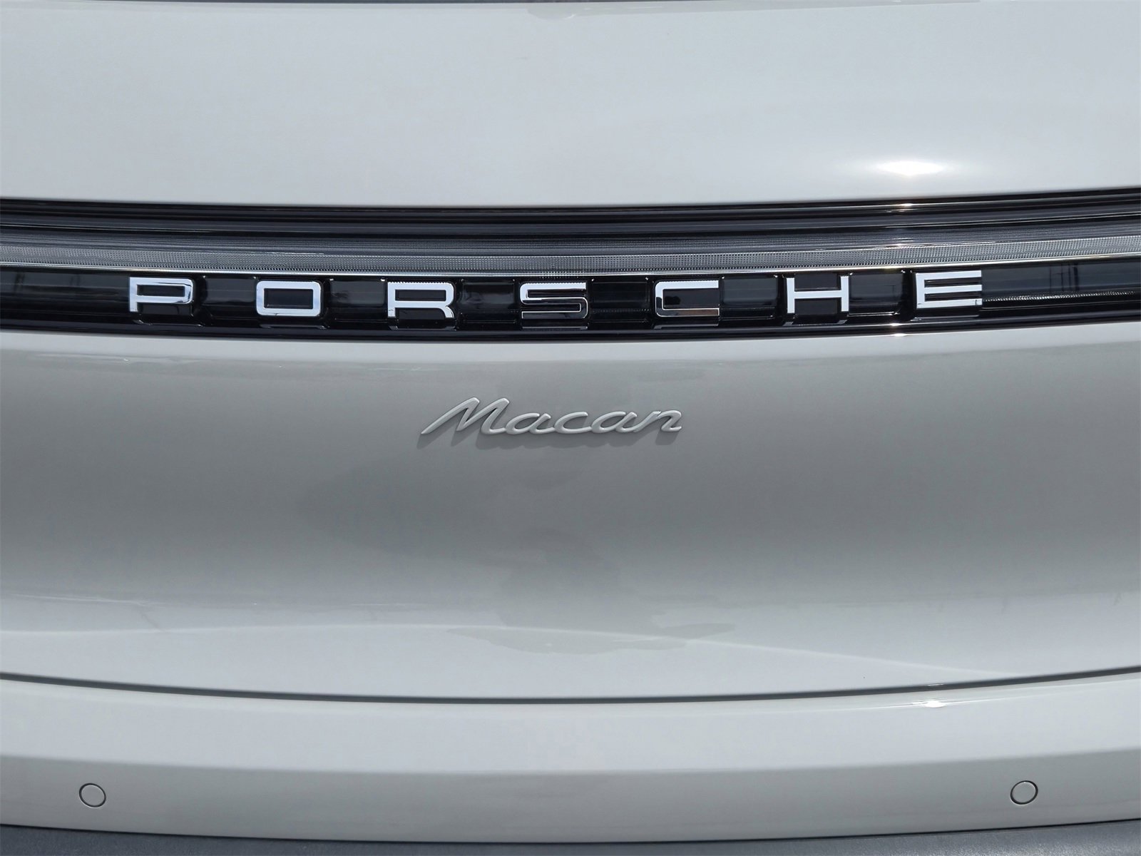 New 2025 Porsche Macan image 12