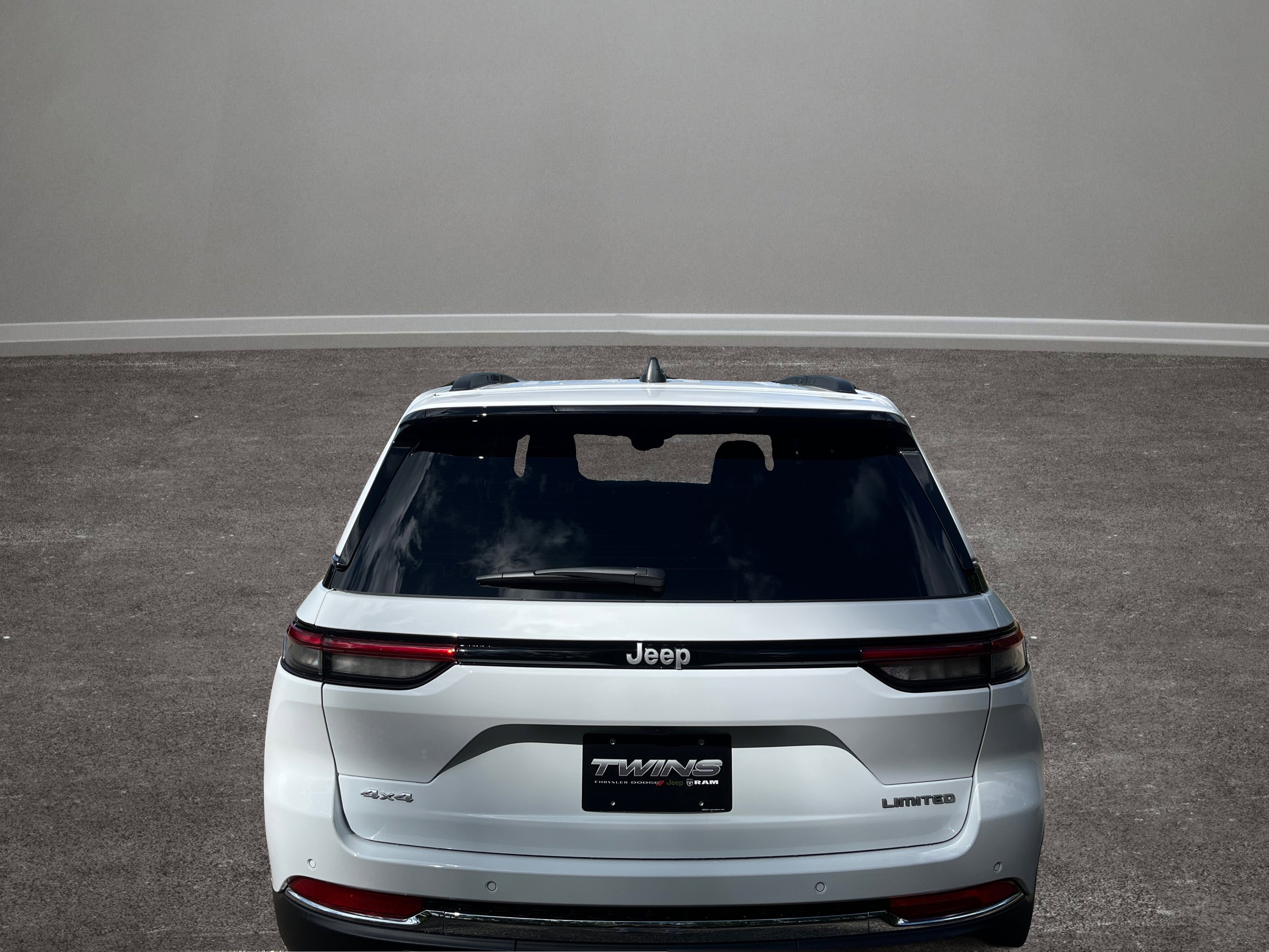 New 2025 Jeep Grand Cherokee Limited image 31