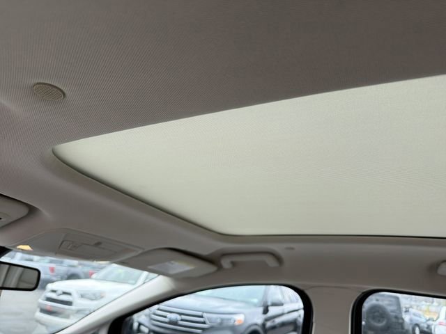 Used 2017 Ford C-MAX Energi Titanium w/ Equipment Group 501A image 12