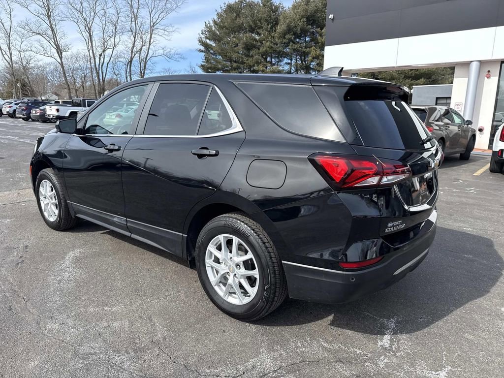 Used 2023 Chevrolet Equinox LT w/ Driver Convenience Package image 3