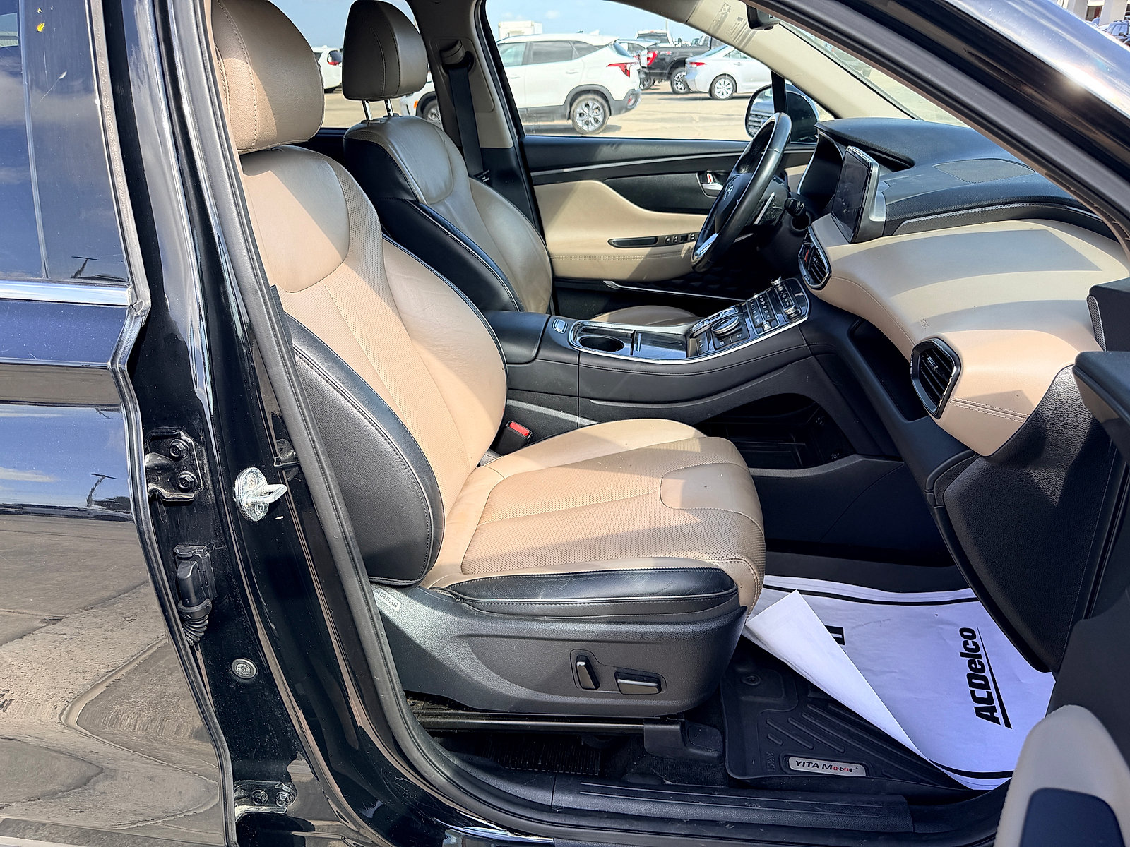 Used 2021 Hyundai Santa Fe SEL w/ Convenience + Premium Package FWD image 11
