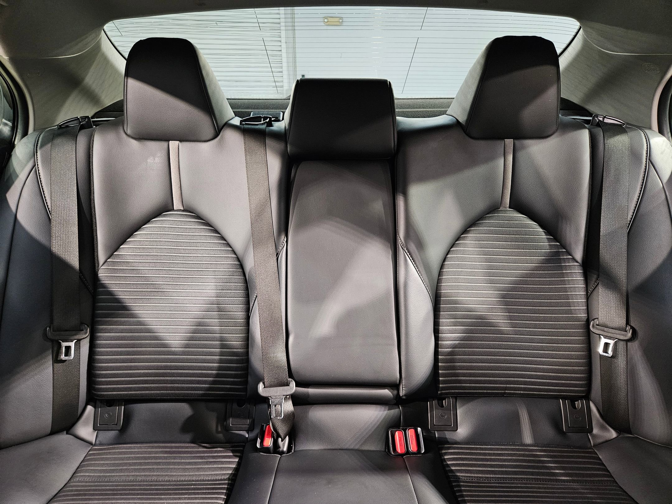 Used 2020 Toyota Camry SE image 13