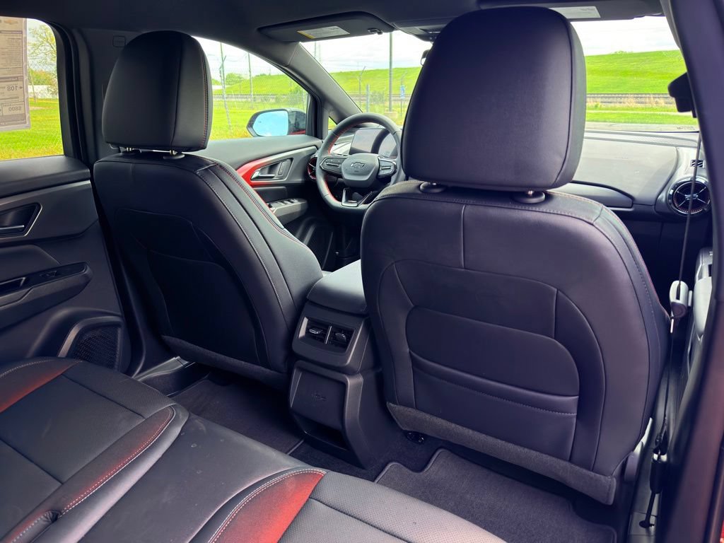 New 2026 Chevrolet Equinox EV RS FWD image 27