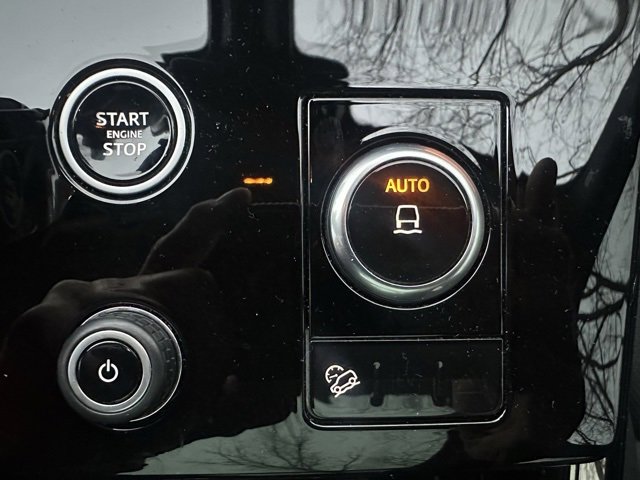 Used 2023 Land Rover Range Rover Sport SE image 23