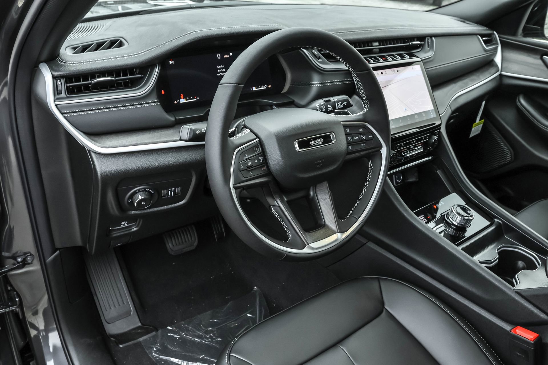 New 2025 Jeep Grand Cherokee Limited AWD/4WD image 4