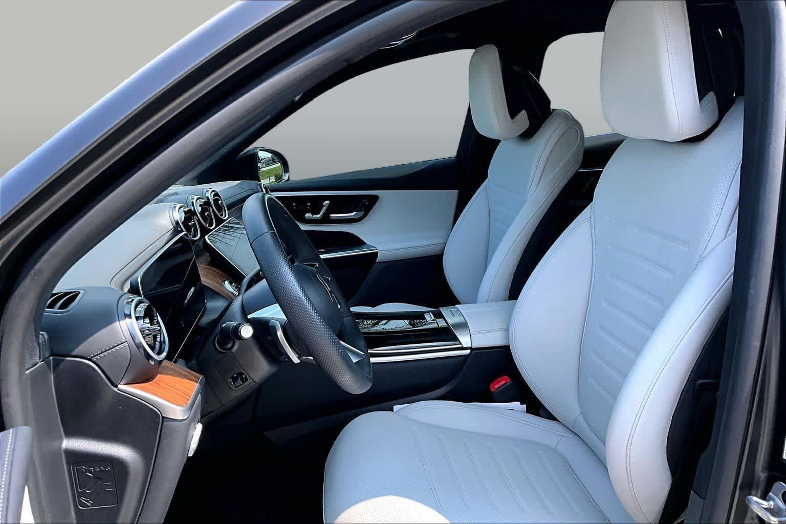 Used 2024 Mercedes-Benz GLC 300 4MATIC image 8