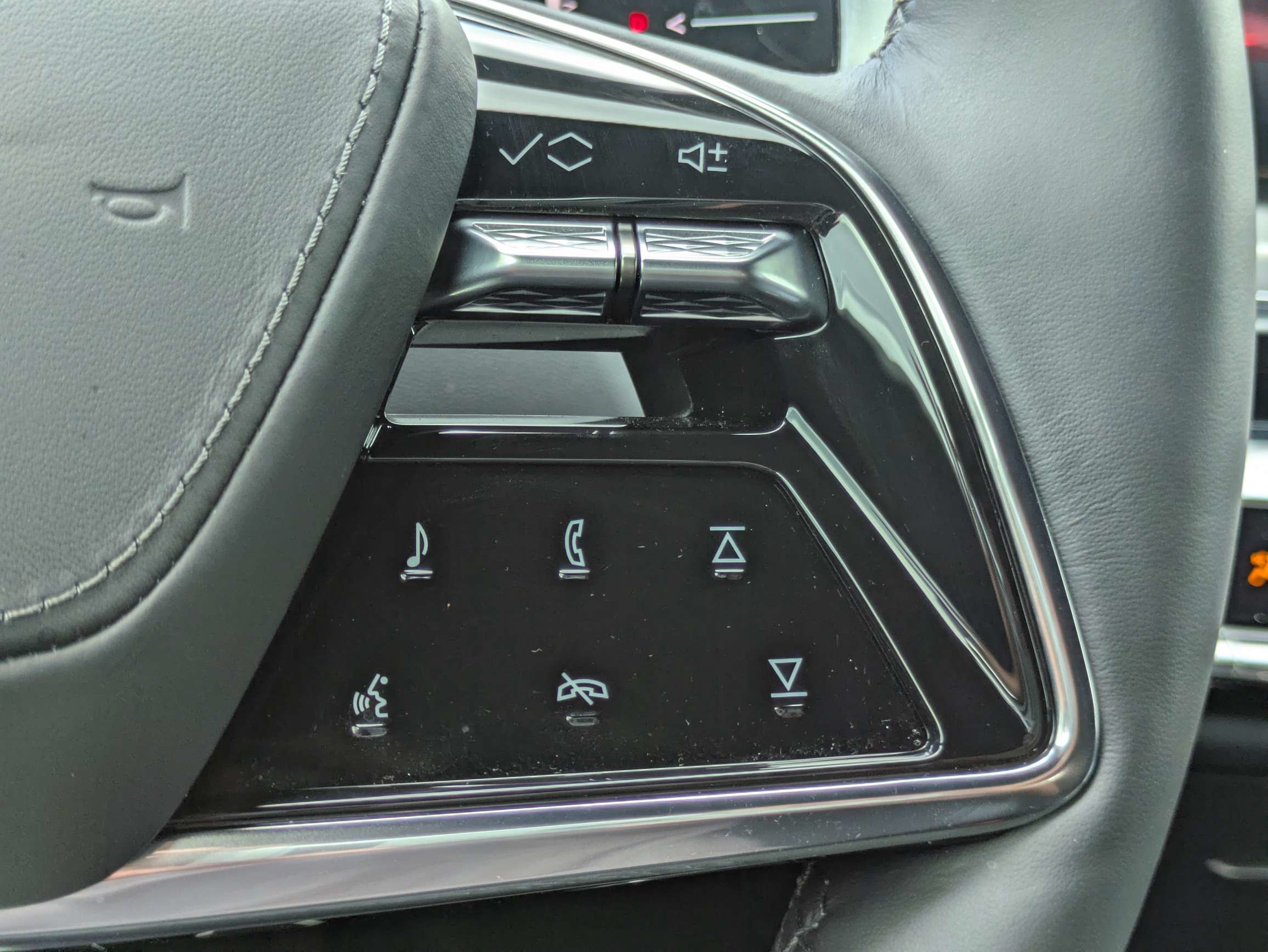 Used 2026 Cadillac Lyriq V w/ LPO, Floor Liner Package AWD/4WD image 17