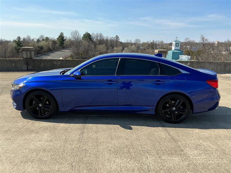 Used 2018 Honda Accord Sport image 3