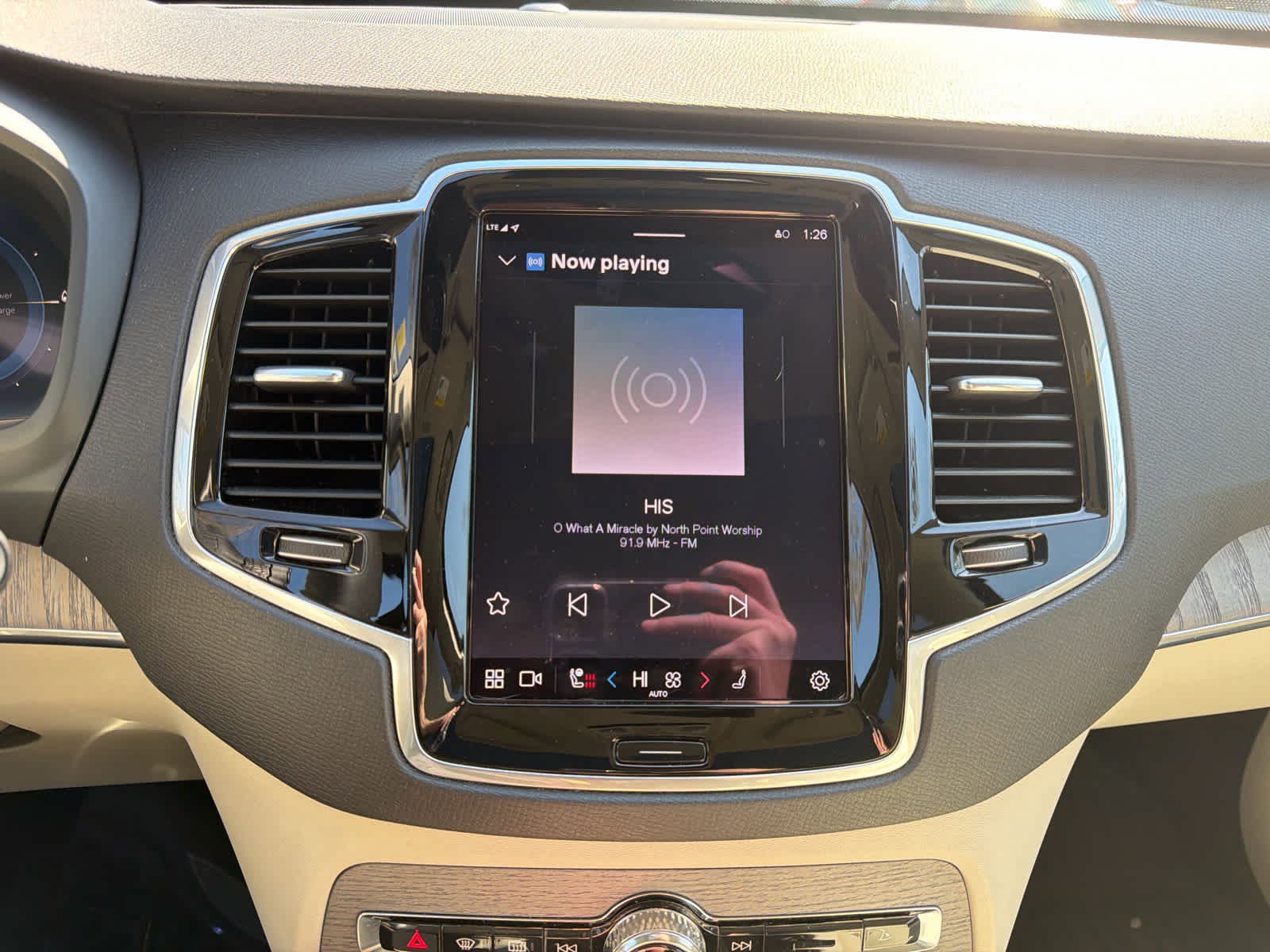 Certified 2024 Volvo XC90 T8 Plus w/ Protection Package Premier image 64