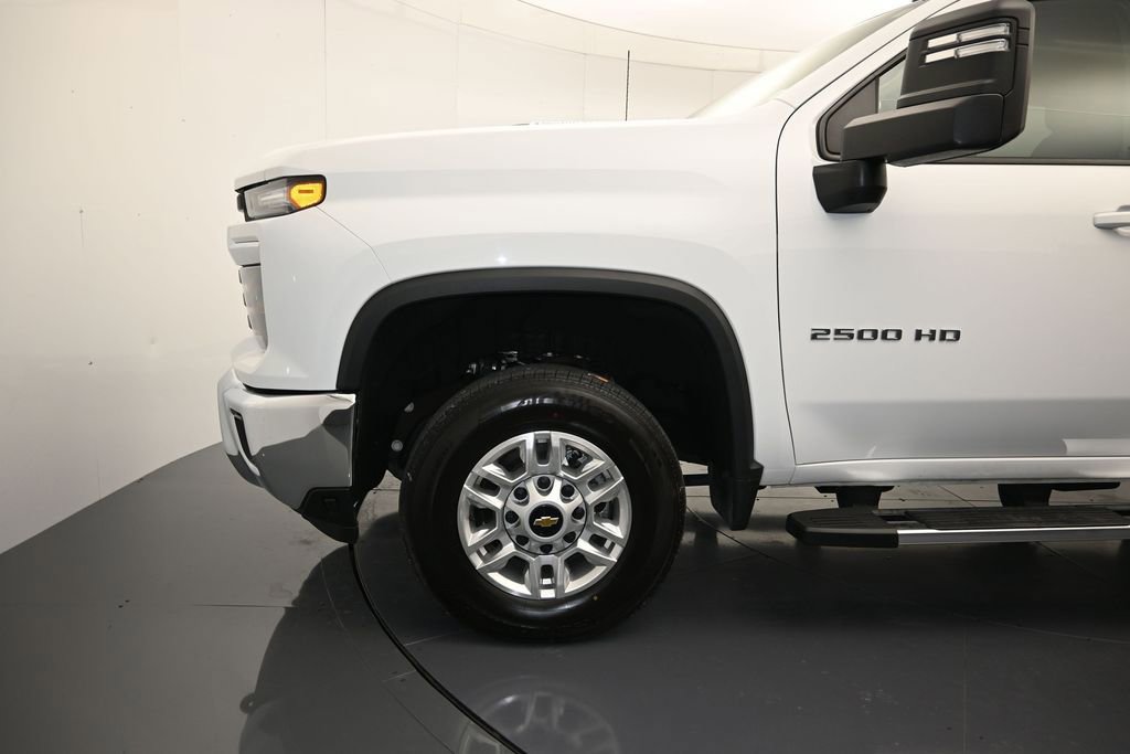 Used 2025 Chevrolet Silverado 2500 LT w/ Convenience Package AWD/4WD image 9