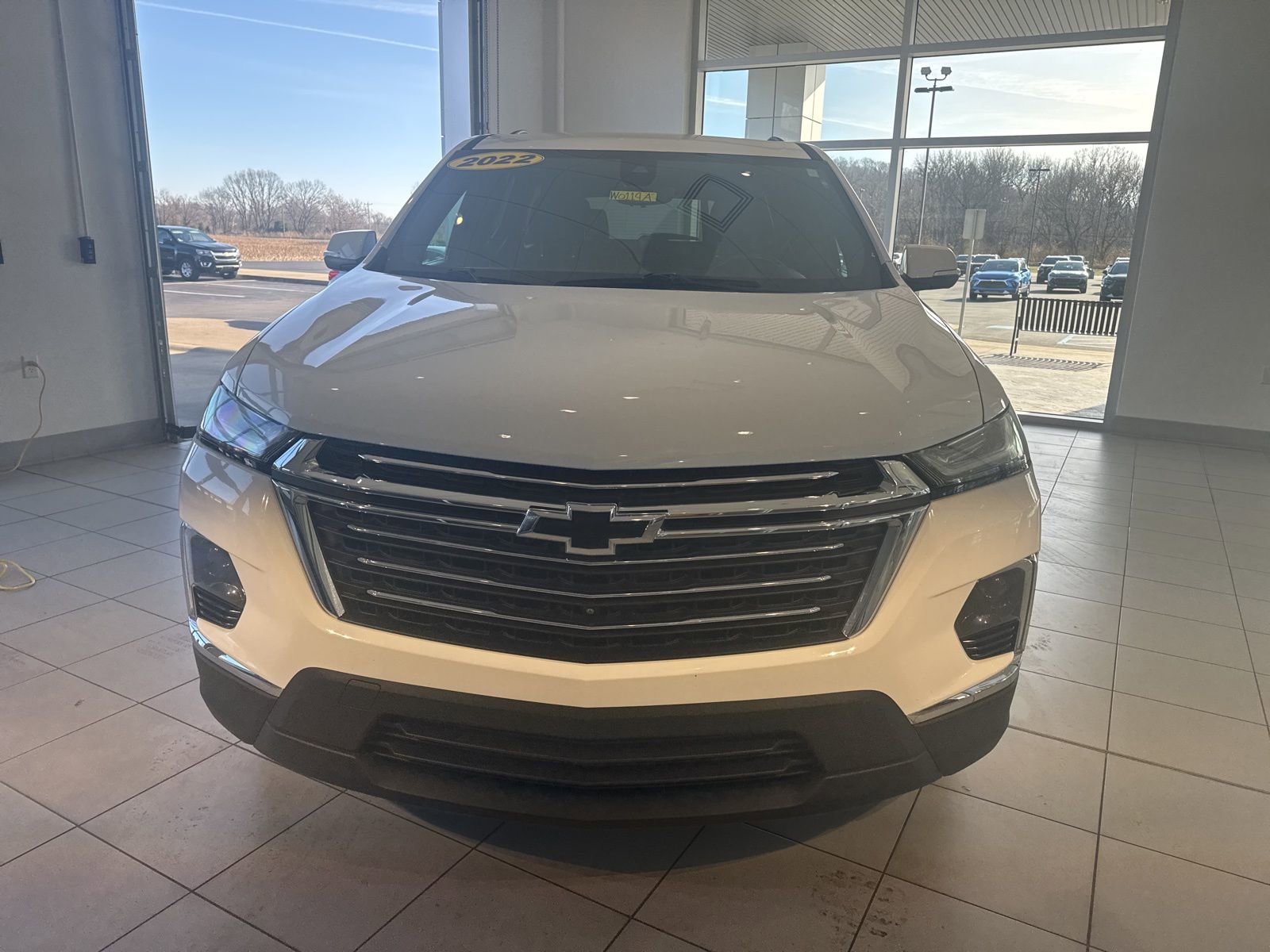 Used 2022 Chevrolet Traverse LT image 2