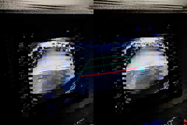 Used 2020 Toyota Sienna SE image 24