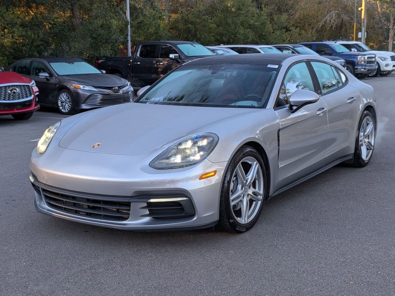 Used 2018 Porsche Panamera image 7