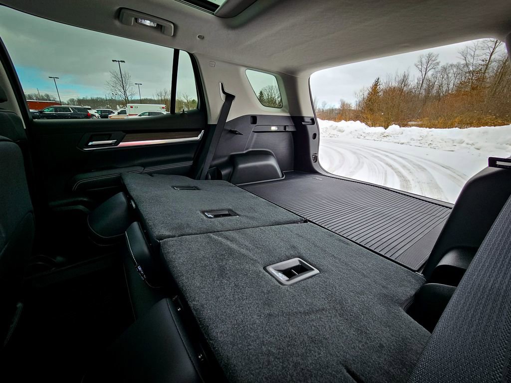 New 2026 GMC Terrain Denali w/ LPO, Floor Liner Package image 36