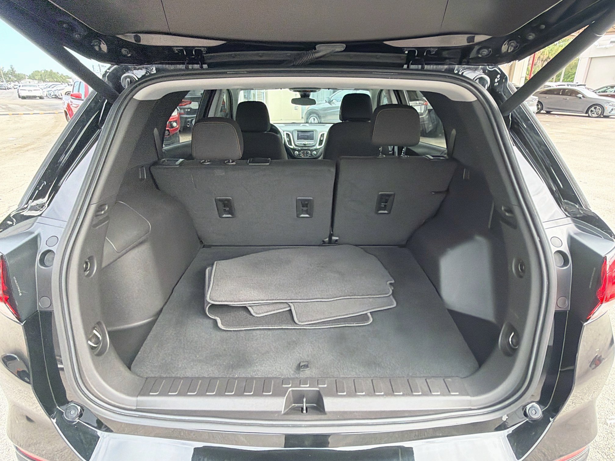 Used 2024 Chevrolet Equinox LT FWD image 25