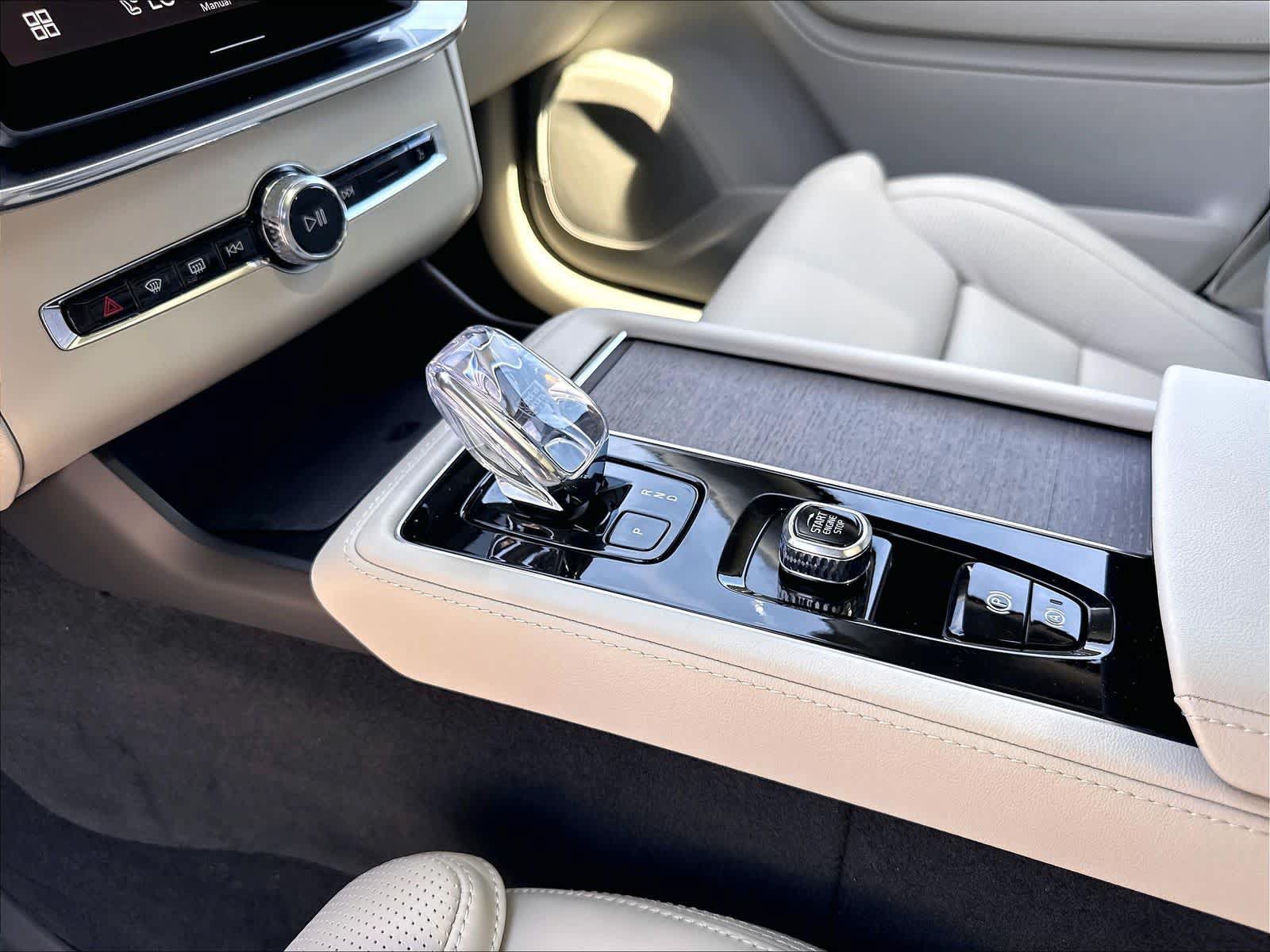 New 2026 Volvo XC90 T8 Ultra w/ Protection Package AWD/4WD image 10