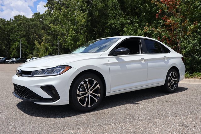 New 2025 Volkswagen Jetta Sport image 3