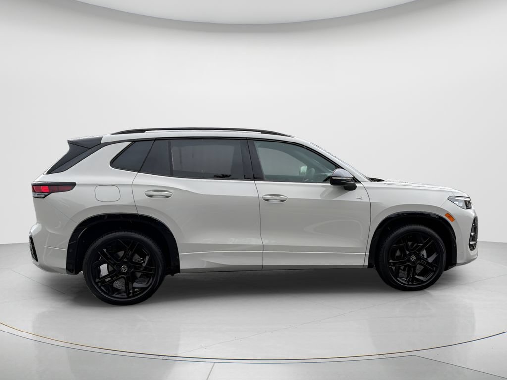 New 2026 Volkswagen Tiguan SE R-Line FWD image 6