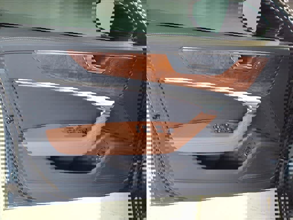 Used 2023 Audi A6 Premium Plus w/ Premium Plus Package image 10