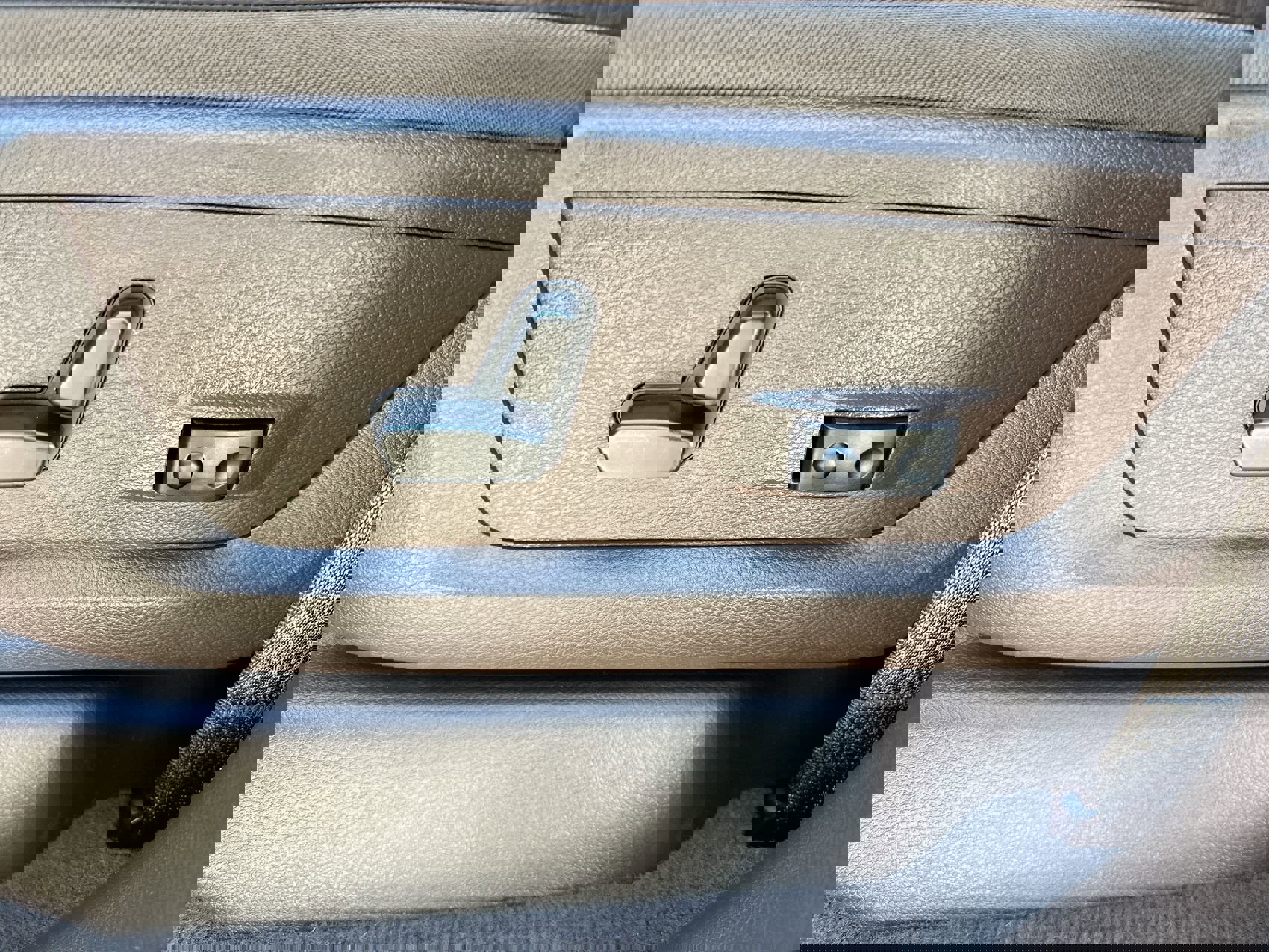 Used 2025 RAM 3500 Longhorn image 12