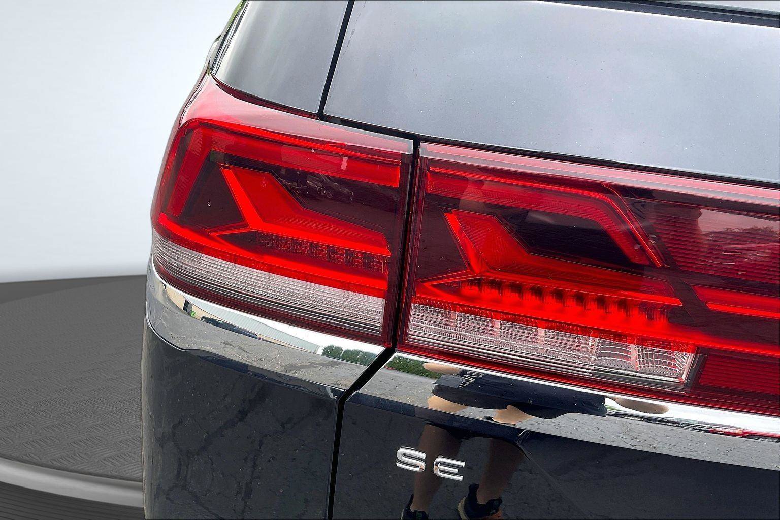 Used 2025 Volkswagen Atlas SE AWD/4WD image 29