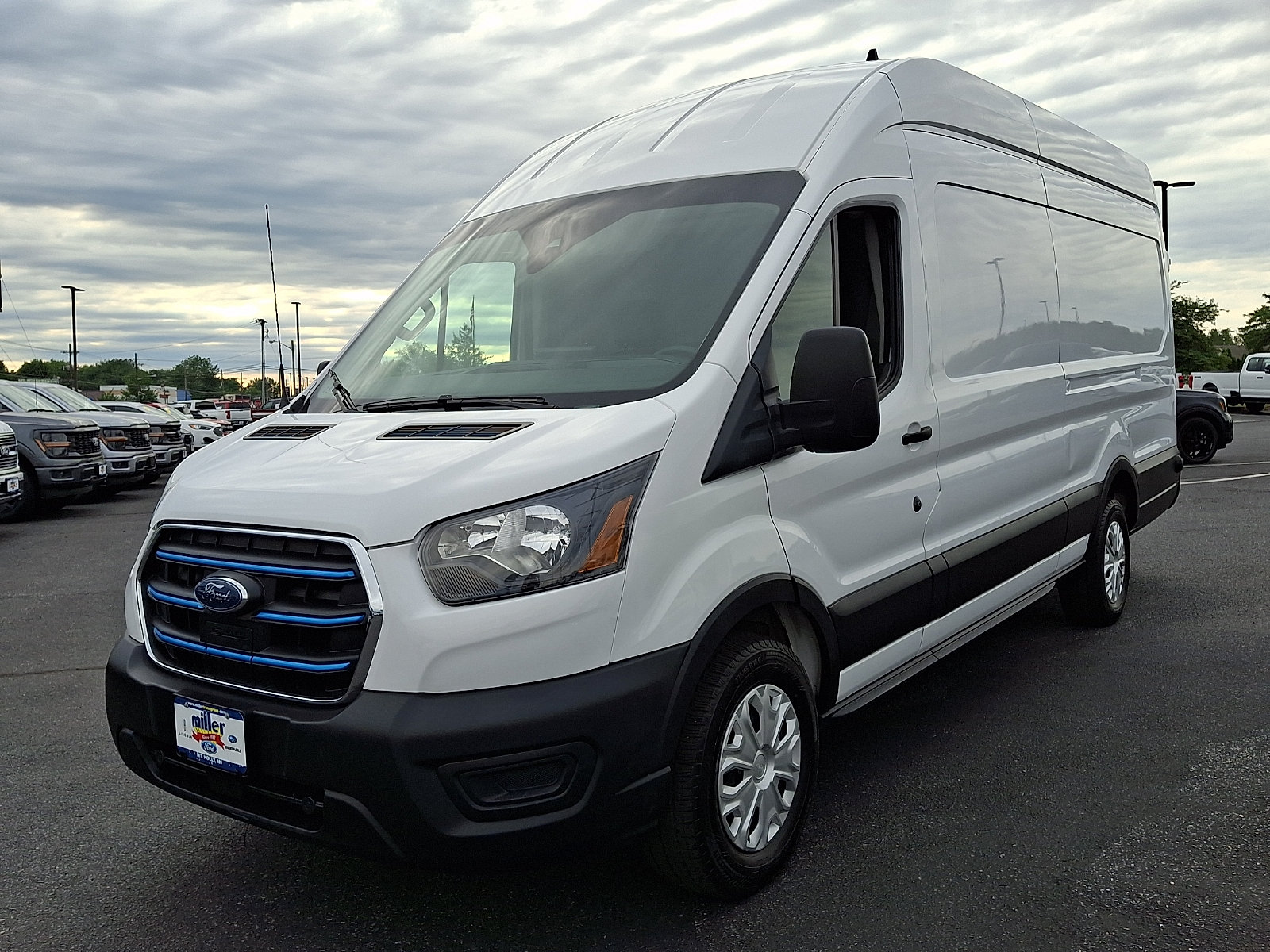 Used 2022 Ford E-Transit 148 High Roof Extended w/ Load Area Protection Package RWD image 3