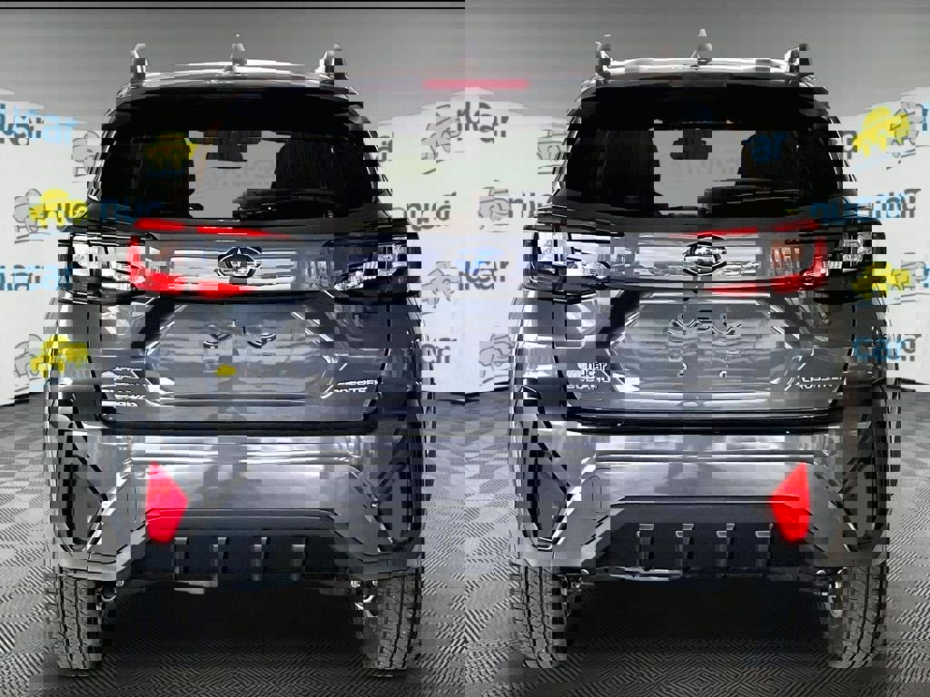 Used 2025 Subaru Crosstrek 2.0i Premium image 5