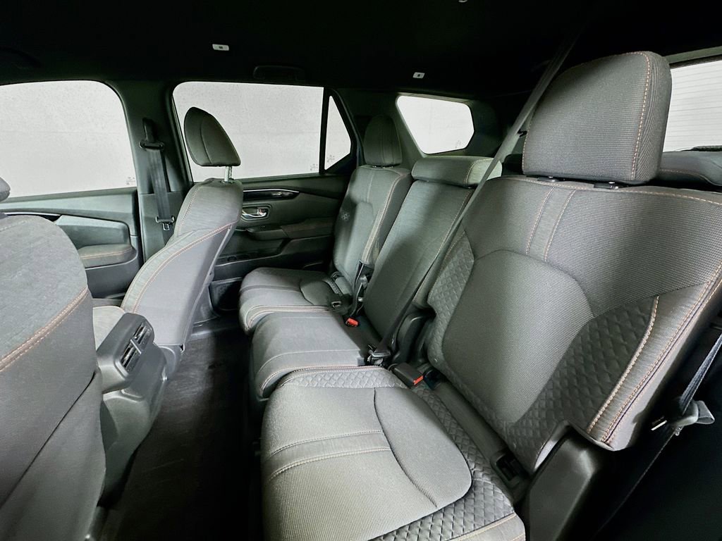 Used 2025 Honda Pilot Sport image 15