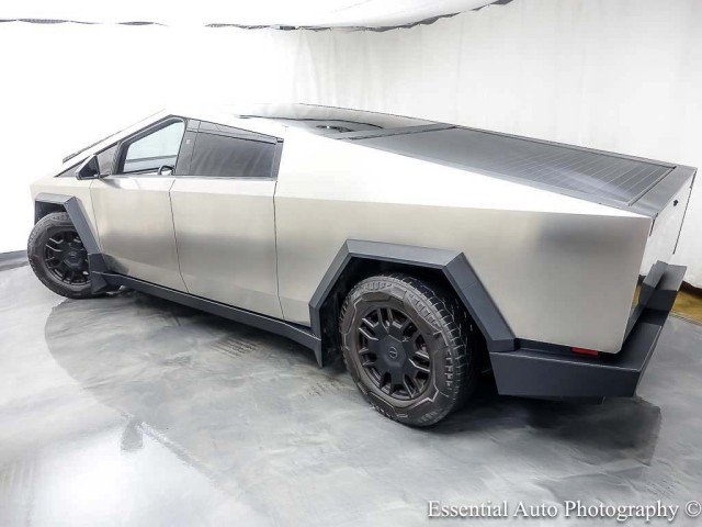 Used 2024 Tesla Cybertruck AWD Crew Cab image 8