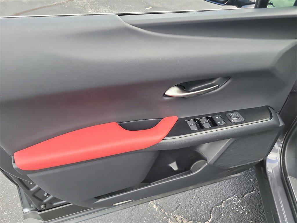 Used 2022 Lexus UX 200 F Sport image 13