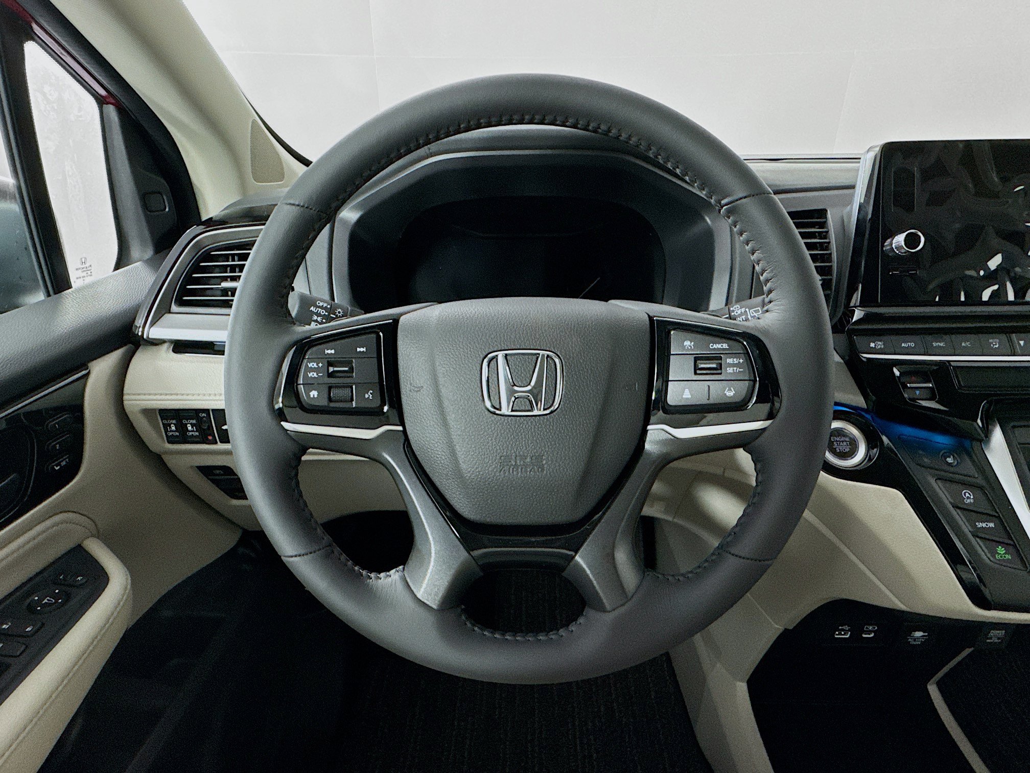 New 2026 Honda Odyssey Touring image 11
