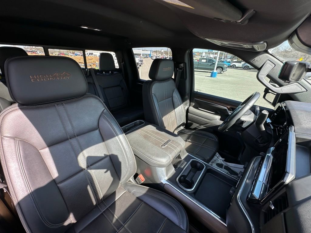 Used 2025 Chevrolet Silverado 2500 High Country w/ Technology Package image 15