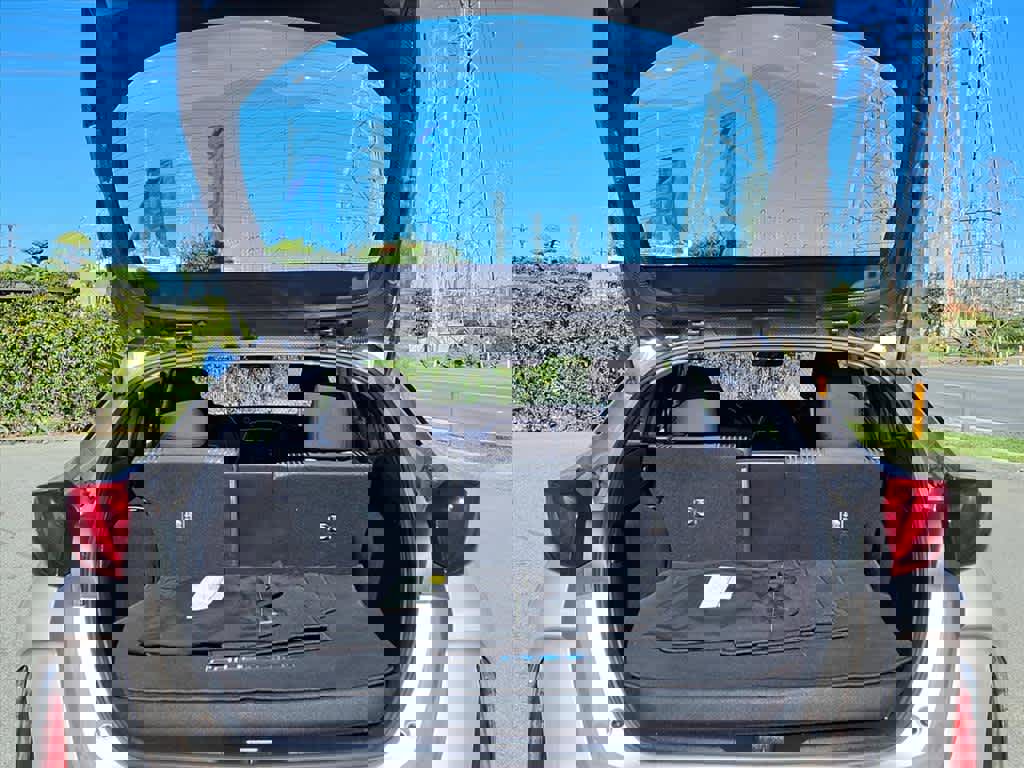 Used 2018 Toyota Prius Prime Plus image 6