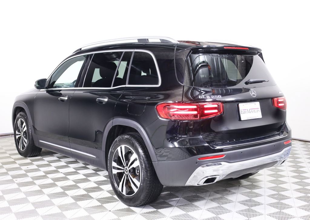 Certified 2025 Mercedes-Benz GLB 250 4MATIC image 4