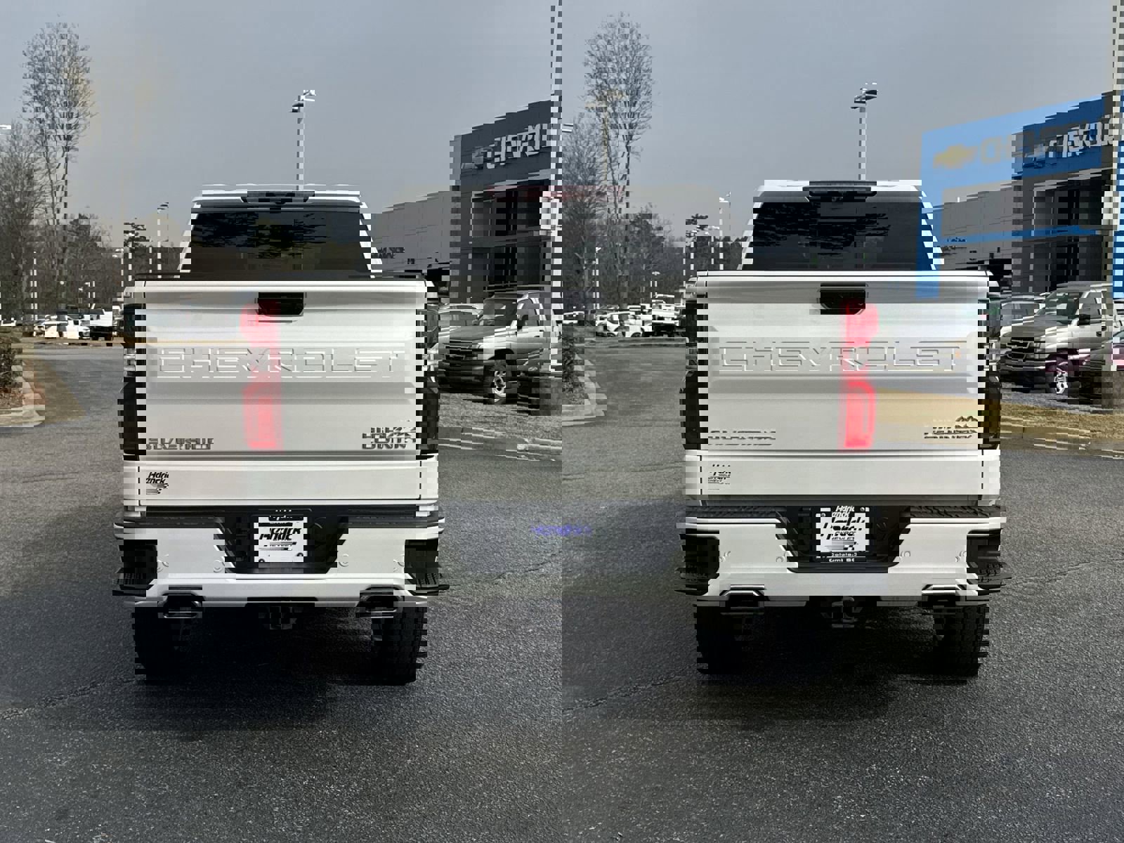 Used 2024 Chevrolet Silverado 1500 High Country w/ High Country Premium Package image 16