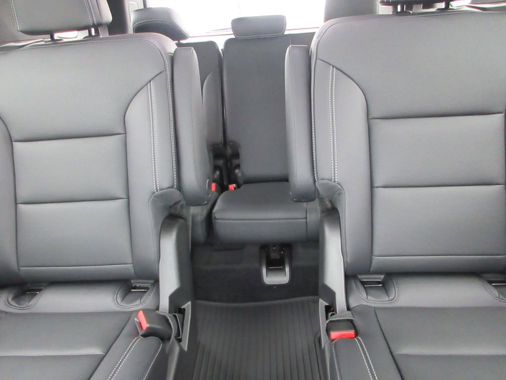 New 2026 Chevrolet Traverse LT w/ Sun and Wheel Package image 18