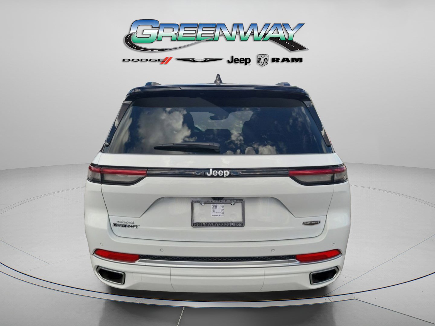 Used 2025 Jeep Grand Cherokee Summit image 2