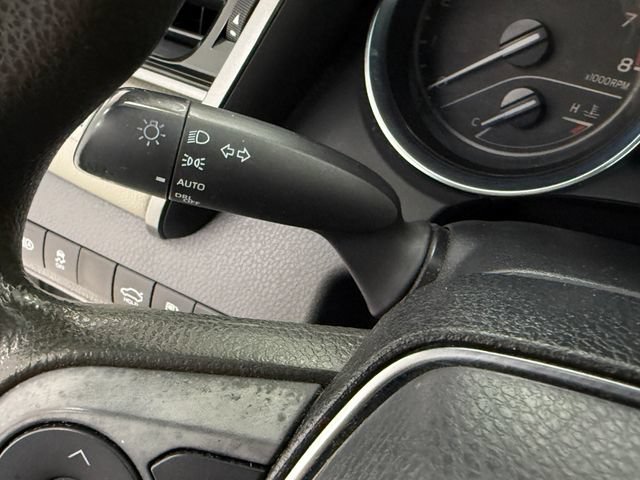 Used 2019 Toyota Camry LE w/ Convenience Package FWD image 13