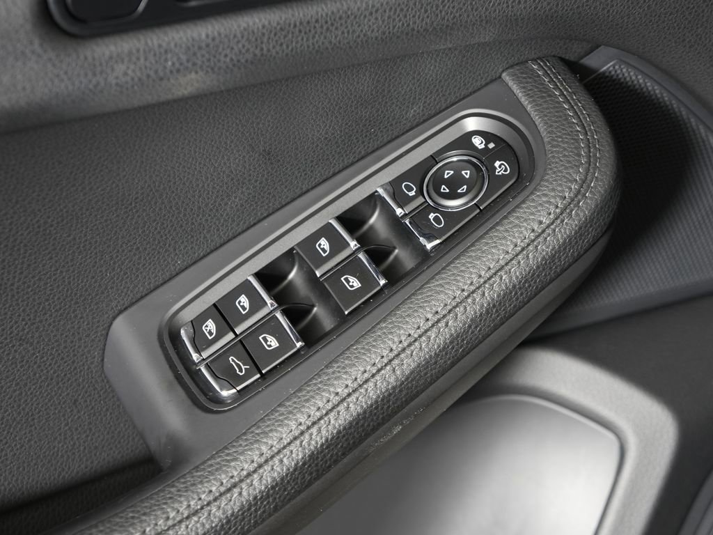 Certified 2019 Porsche Macan S image 20
