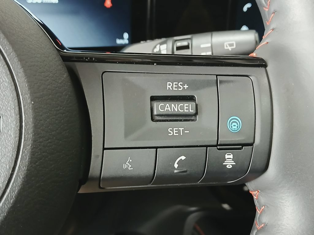 Used 2025 Nissan Kicks SR w/ SR Premium Package AWD/4WD image 29