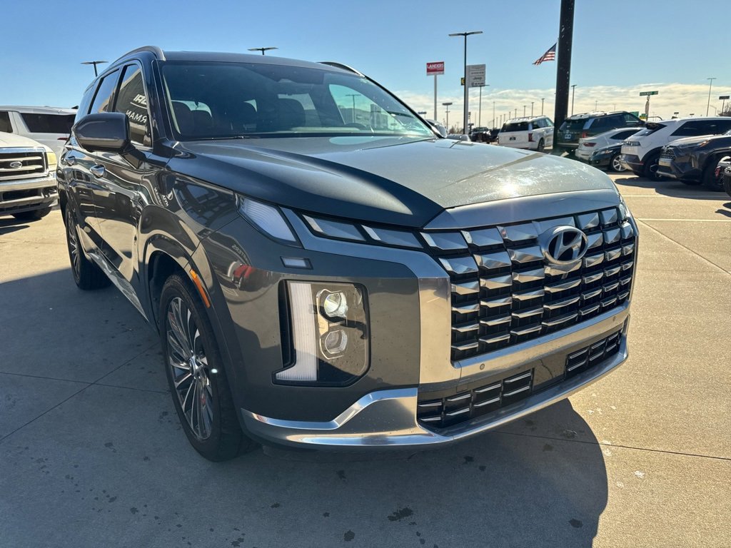 Used 2023 Hyundai Palisade Calligraphy image 3