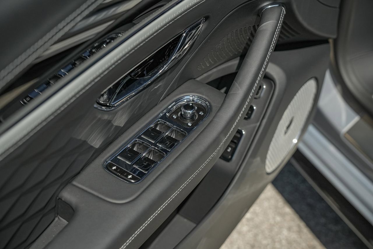 New 2025 Bentley Flying Spur Plug-In Hybrid image 35