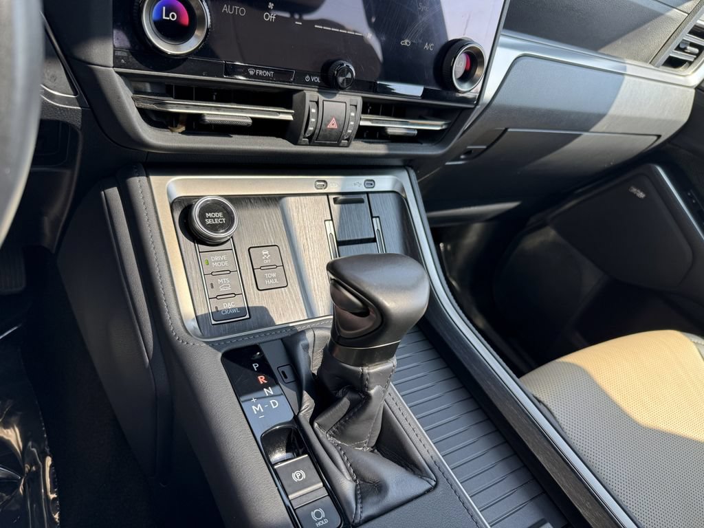Used 2024 Lexus GX 550 AWD/4WD image 25