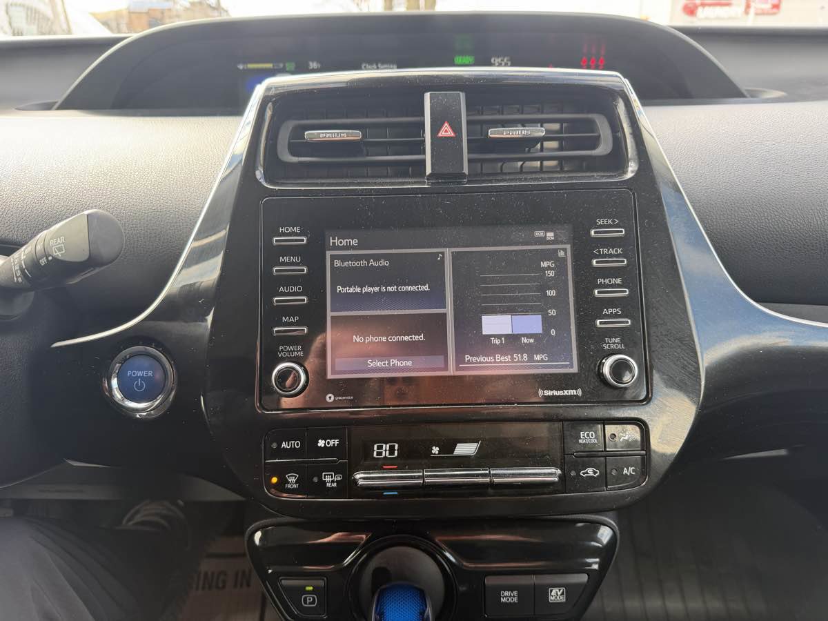 Used 2021 Toyota Prius XLE image 36