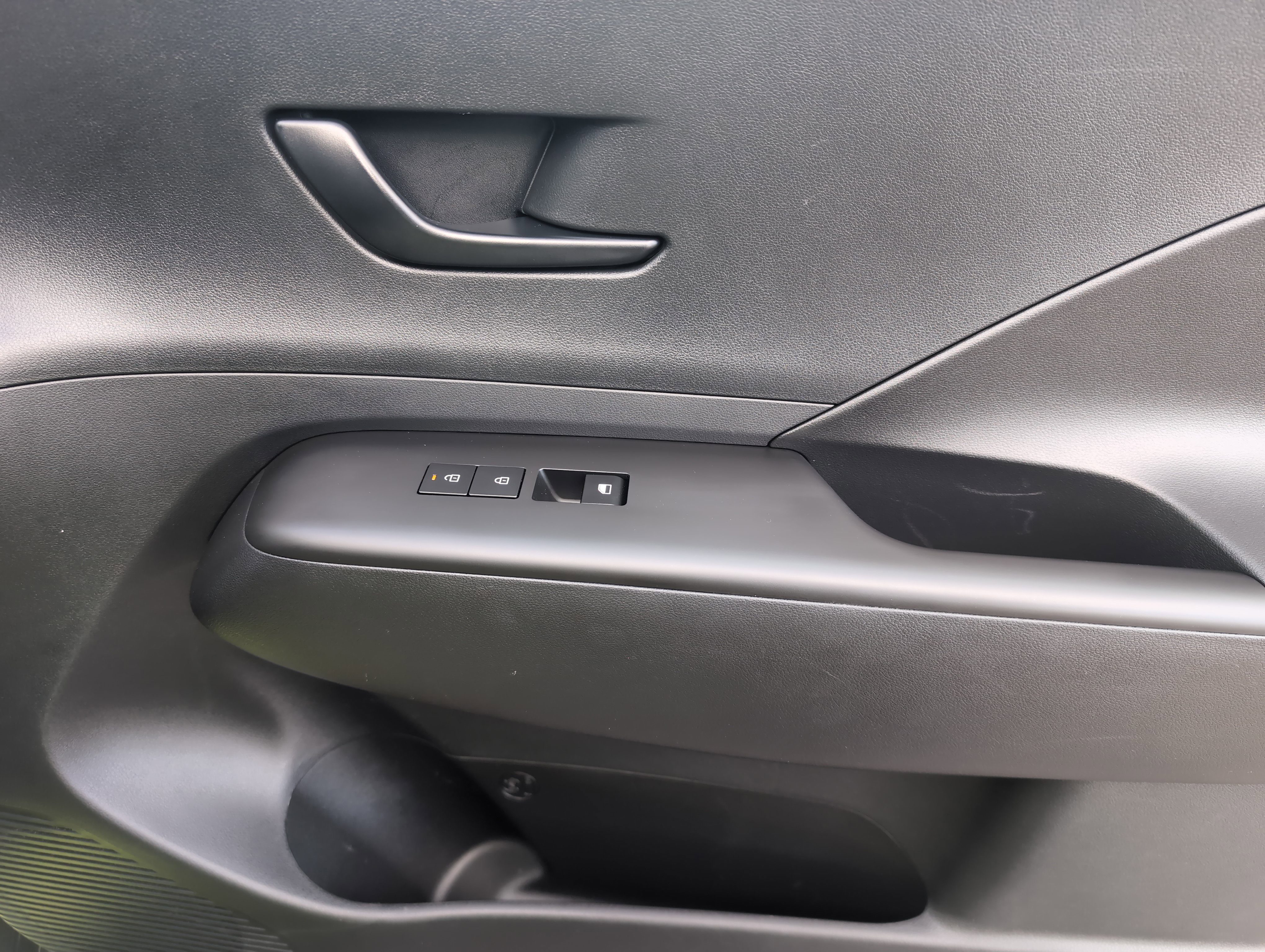 Used 2025 Hyundai Kona SEL image 25