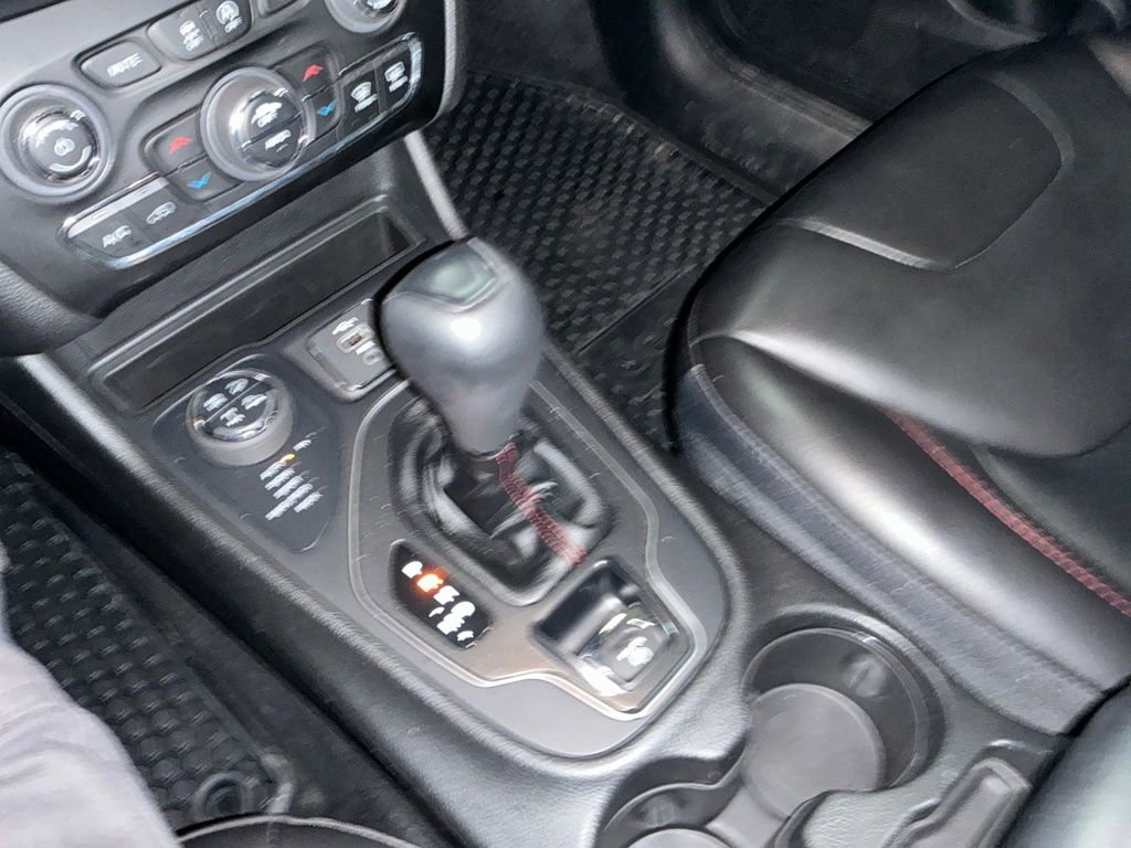 Used 2021 Jeep Cherokee Trailhawk image 24