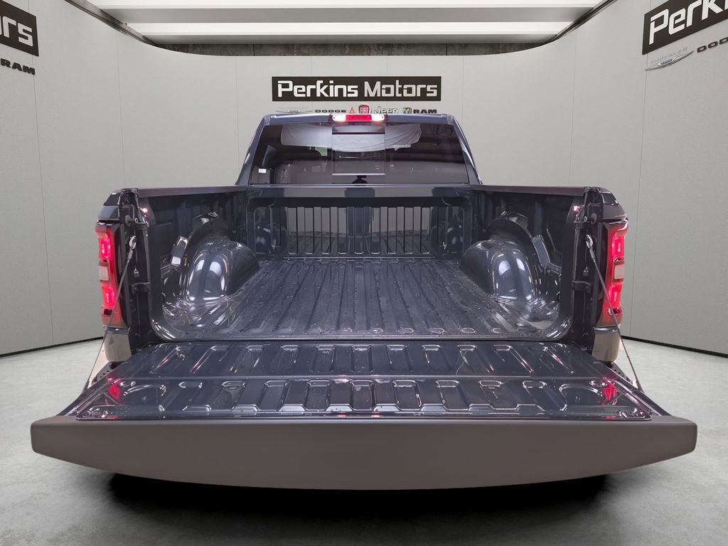 New 2026 RAM 1500 4x4 Crew Cab image 21